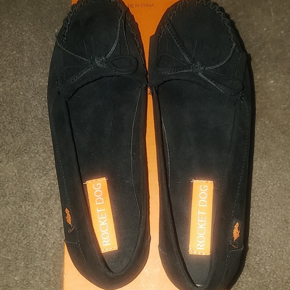 ROCKET DOG JUNO MOCCASINS BLACK SIZE 7 AND 1/2